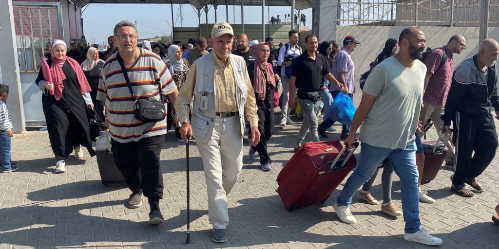 brasileiros-deixarao-gaza-ate-quarta-feira,-afirmou-mauro-vieira