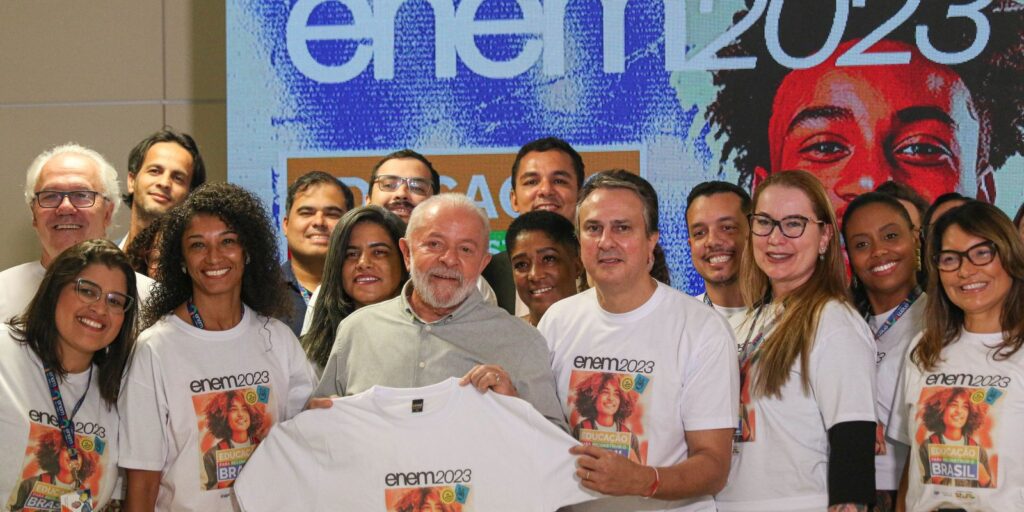 enem:-lula-afirma-que-problema-de-falta-de-energia-esta-100%-resolvido