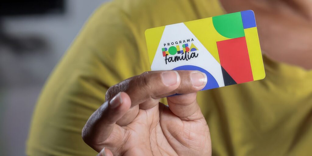 bolsa-familia-e-apontado-como-programa-mais-importante-para-a-economia