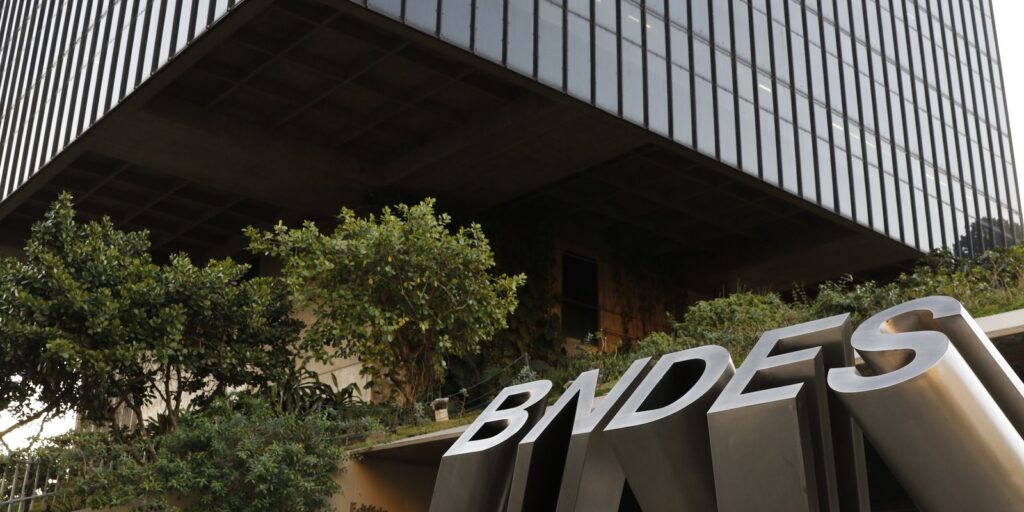 bndes-financia-com-r$-6-bilhoes-exportacao-de-39-aeronaves-da-embraer