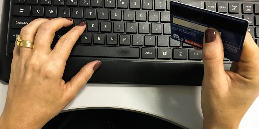 juros-do-rotativo-passam-a-ser-limitados-a-100%-da-divida
