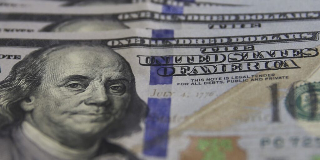 dolar-cai-para-r$-4,85-e-atinge-menor-valor-do-ano