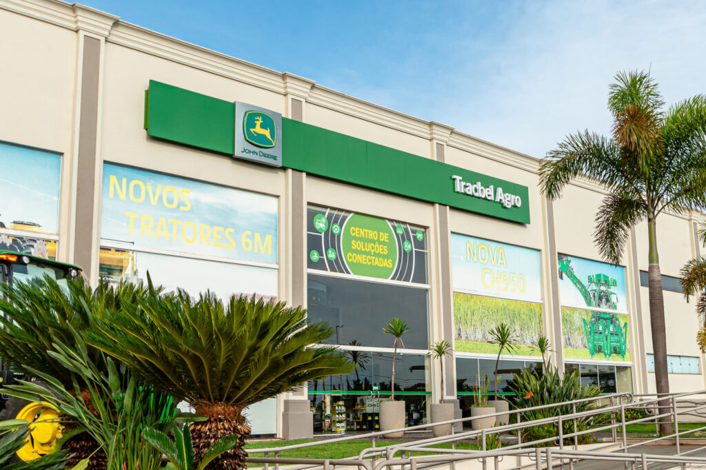 tracbel-agro-abre-nova-central-de-servicos-e-treinamento-para-maquinas-john-deere-em-sp