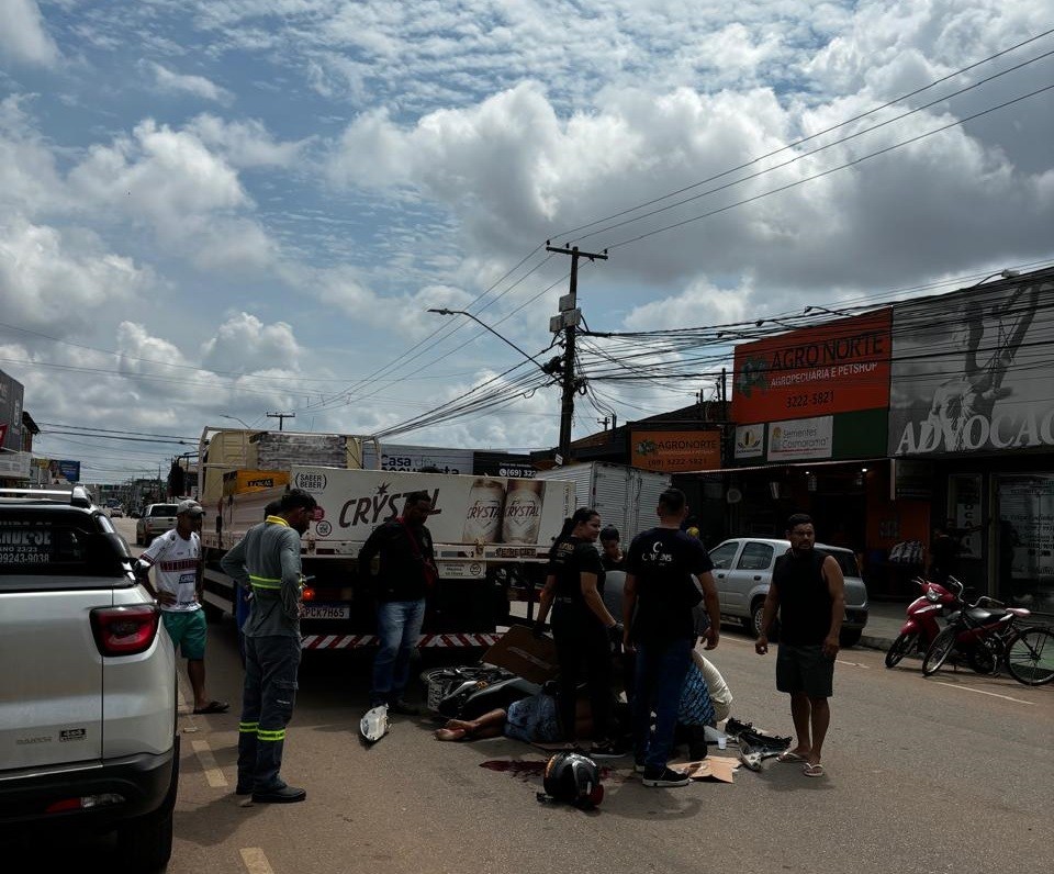 motociclista-bate-na-traseira-de-caminhao-e-fica-em-estado-grave-em-porto-velho