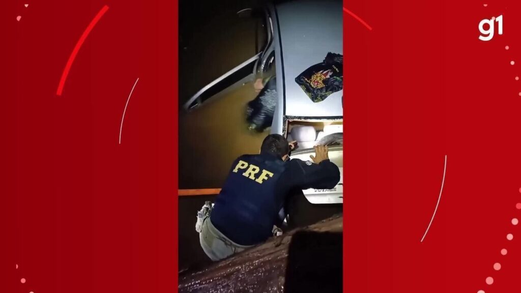 video:-motorista-em-fuga-se-acidenta-e-cai-em-ribanceira-na-br-425,-em-guajara-mirim,-ro