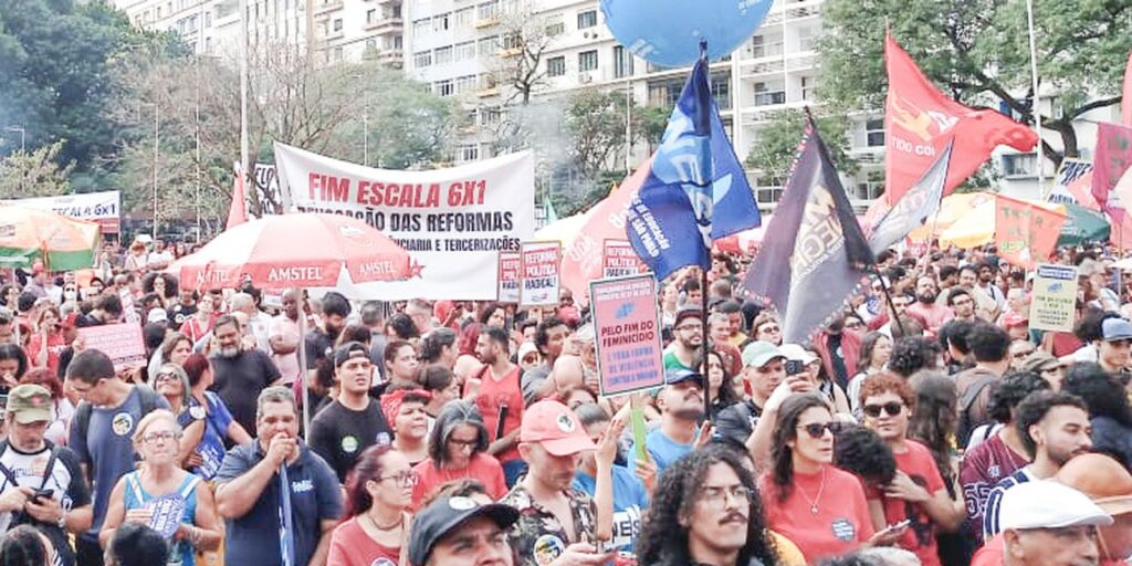 Manifestação em SP pede fim da escala 6×1 e ações contra o feminicídio