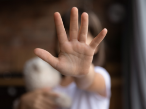 homem-e-condenado-por-estuprar-sobrinhas-de-5-a-7-anos-em-ro