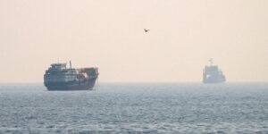 trump-recua-e-desiste-de-cobrar-taxa-sobre-navios-no-estreito-de-ormuz