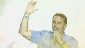 assista-ao-discurso-de-flavio-na-convencao-do-pl-em-brasilia