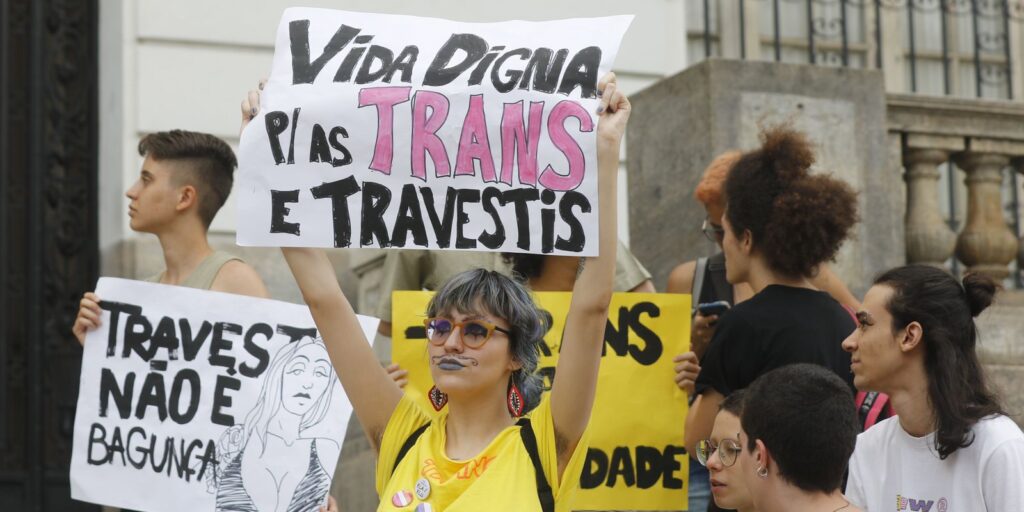 novembro-azul-deve-incluir-mulheres-trans,-defendem-urologistas