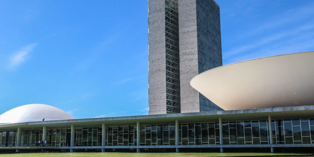 congresso-aprova-r$-15-bi-para-compensar-perda-de-estados-e-municipios