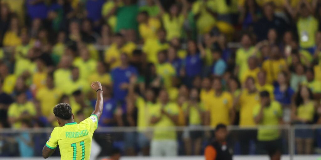 eliminatorias:-diniz-aposta-em-selecao-renovada-para-voltar-a-vencer