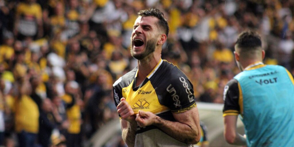 criciuma-vence-e-retorna-a-serie-a-do-brasileirao