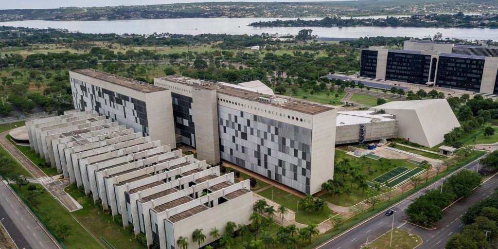 stj-empossa-tres-ministros-indicados-por-lula