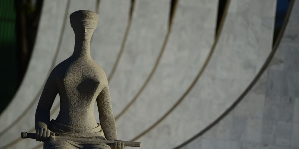 stf-mantem-multa-a-bolsonaro-por-reuniao-com-embaixadores