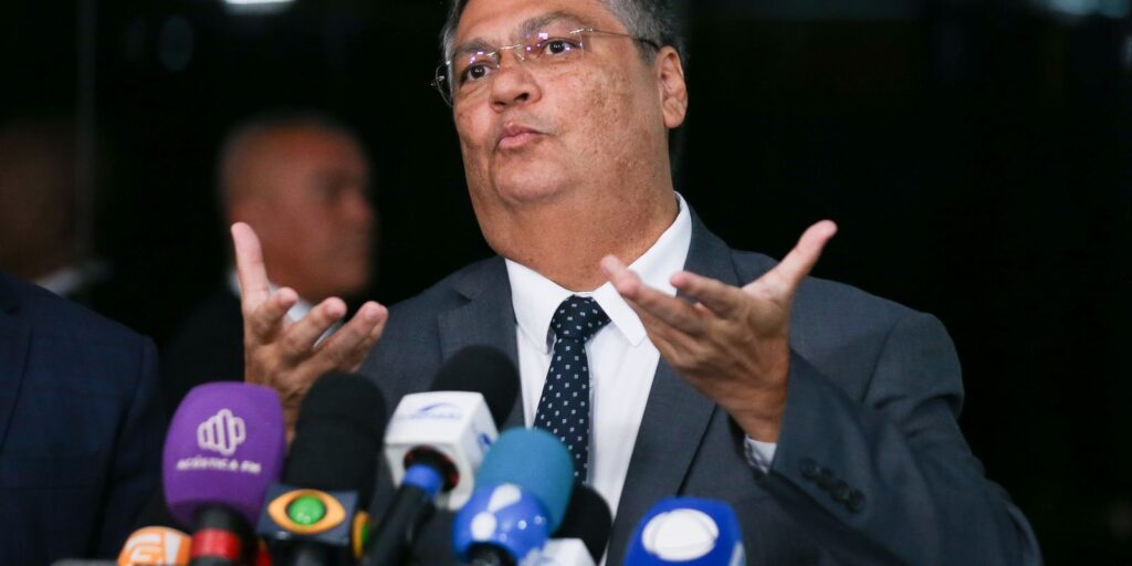 barroso-avalia-que-posse-de-dino-no-stf-deve-ocorrer-em-fevereiro
