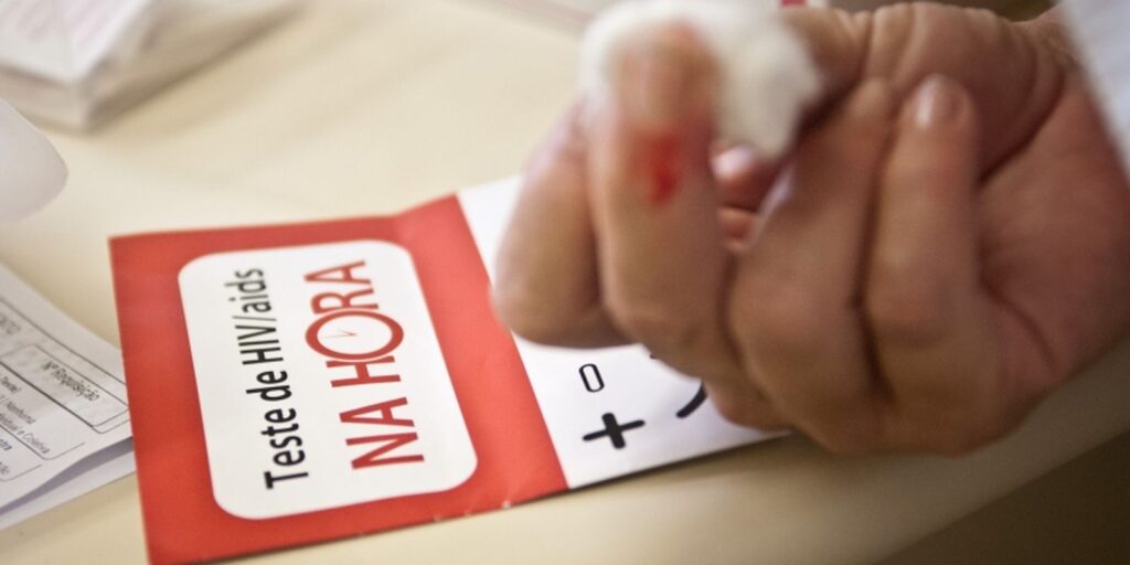 hiv:-brasil-cumpre-meta-de-pessoas-em-tratamento-antirretroviral