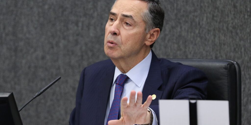 barroso:-stf-e-tribunal-independente-e-esta-sempre-desagradando-alguem