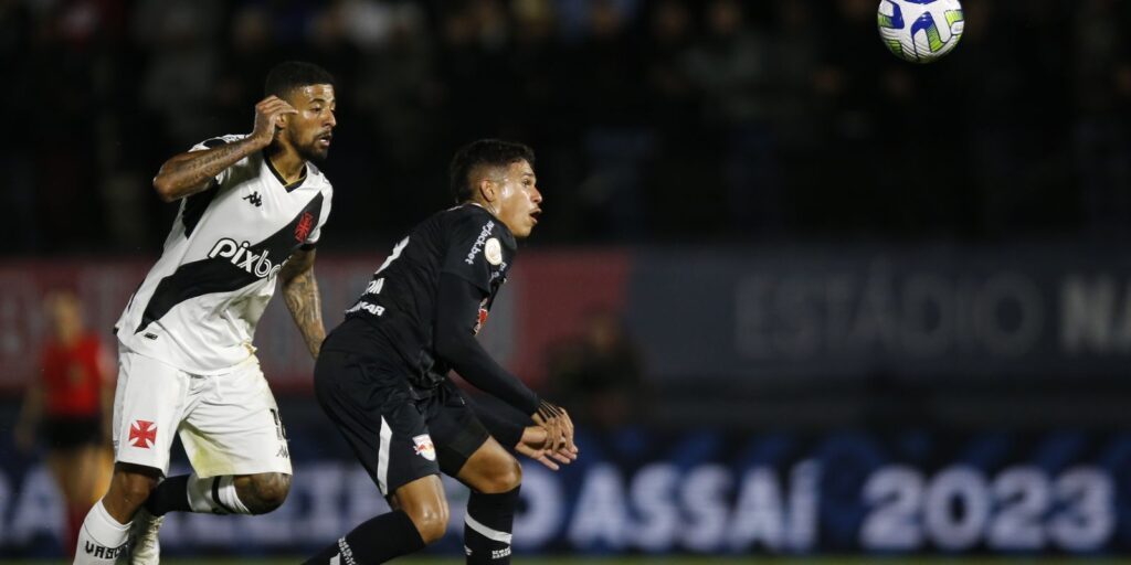 brasileiro:-vasco-enfrenta-bragantino-pela-permanencia-na-serie-a