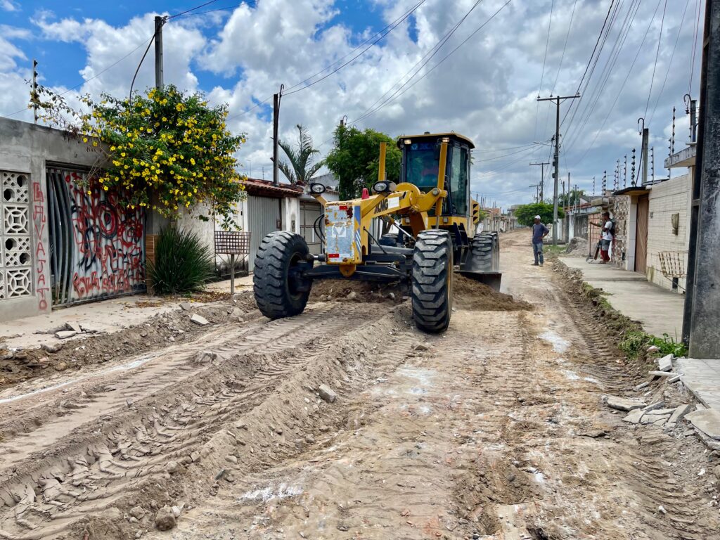 prefeitura-segue-trabalhando-na-obra-de-pavimentacao-da-rua-luciano-passos-2