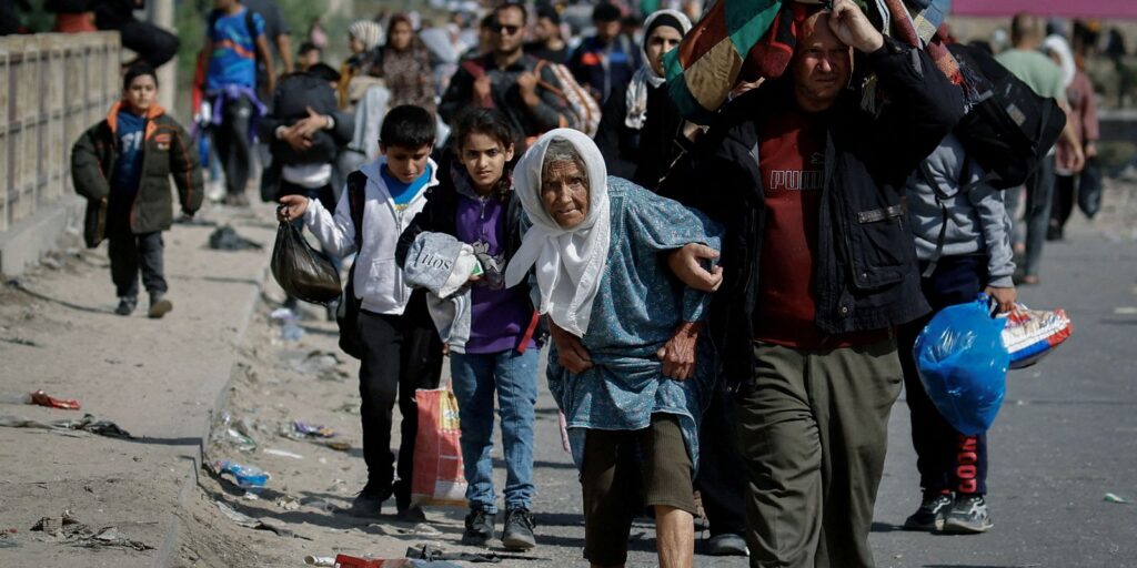 forcas-de-israel-enfrentam-hamas-no-sul-de-gaza-e-civis-buscam-abrigo