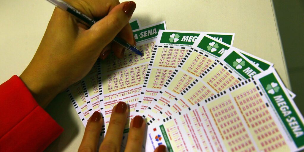 mega-sena-acumula-e-premio-vai-a-r$-10-milhoes