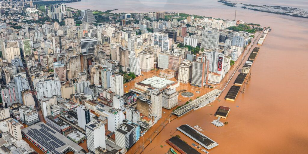 bairro-de-porto-alegre-tera-de-ser-evacuado-apos-dique-transbordar