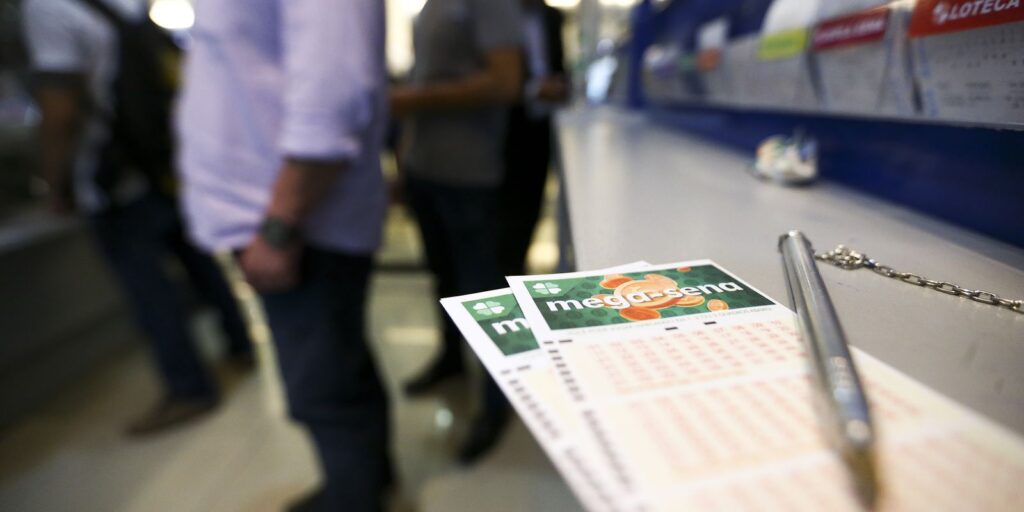 mega-sena-acumula-e-premio-vai-a-r$-47-milhoes