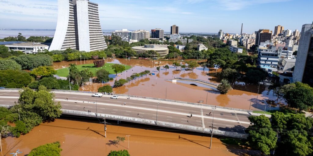 das-441-cidades-em-calamidade-no-rs,-so-69-pediram-recursos-federais