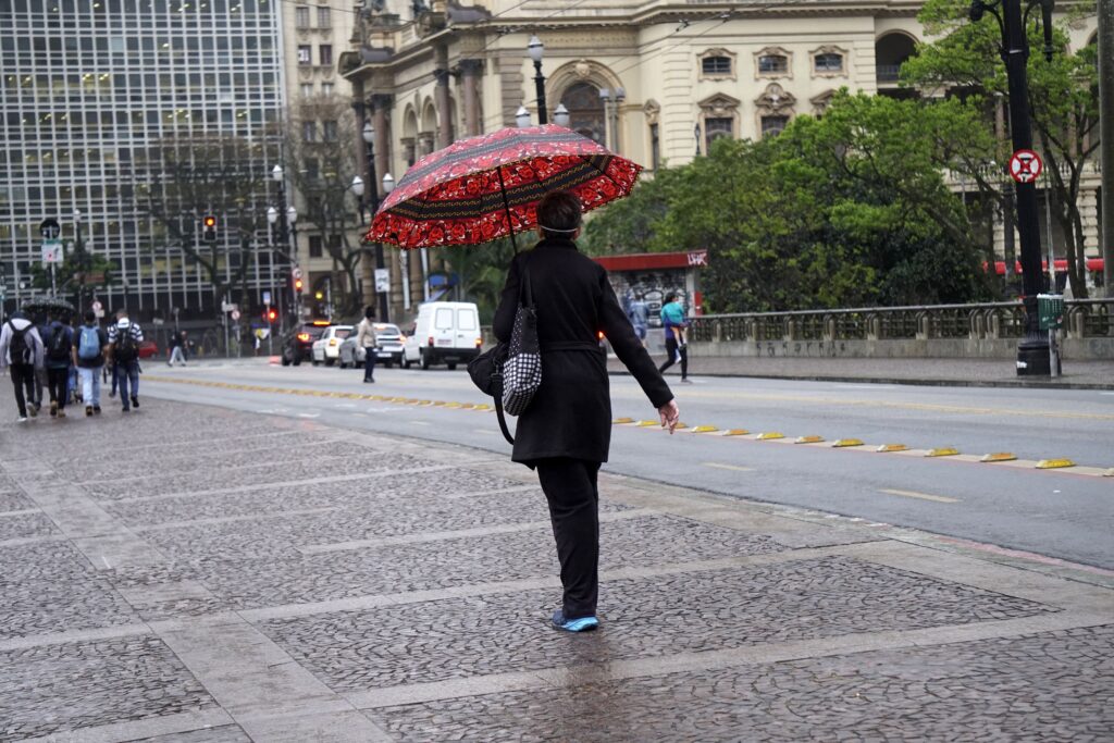com-la-nina-e-bloqueios,-inverno-de-2024-deve-ter-mais-dias-com-calor-ate-3°c-acima-da-media;-veja-prognostico