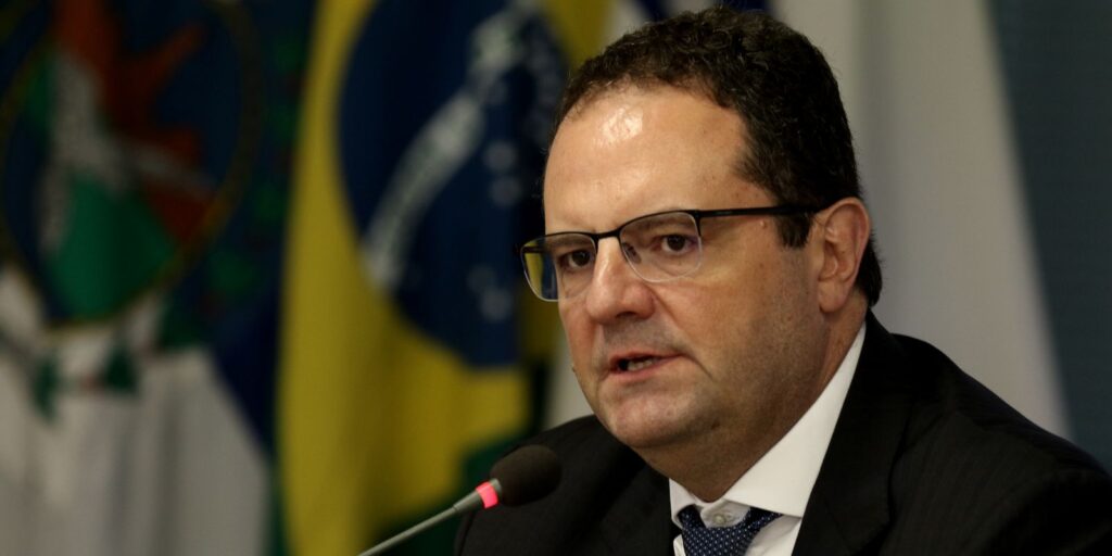 clima:-calculo-de-riscos-desafia-politica-fiscal,-diz-diretor-do-bndes