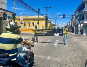 prefeitura-de-cruz-reforca-seguranca-no-transito-com-campanha-educativa-da-smtt-sobre-uso-do-capacete