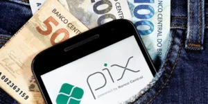 auxilio-pix-emergencial-para-desempregados:-descubra-quem-tem-direito-e-como-solicitar-o-beneficio-de-r$-2.700