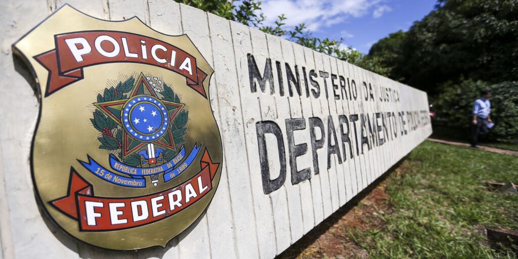 policia-federal-abre-inquerito-para-investigar-r$-4,2-bi-em-emendas