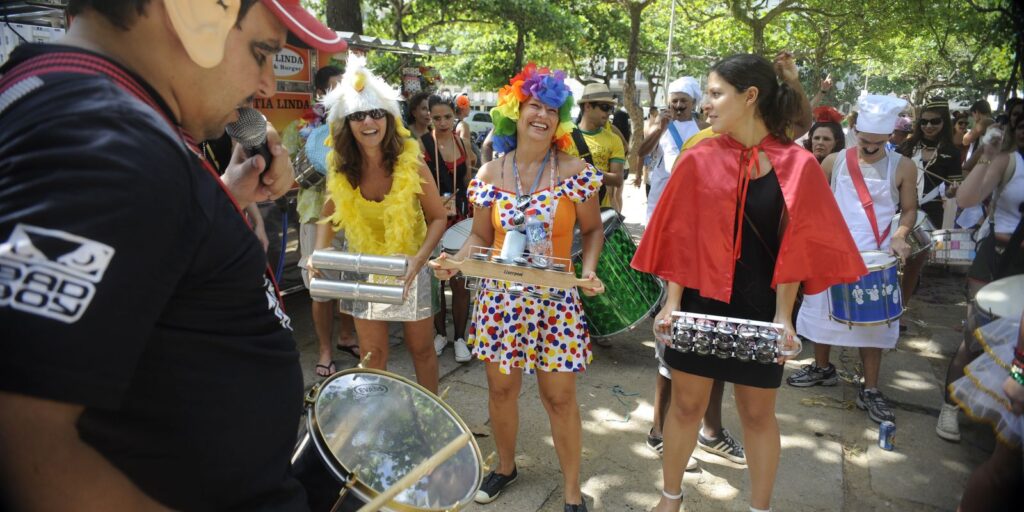 fim-de-semana-tem-calor-intenso-e-blocos-de-rua-no-rio