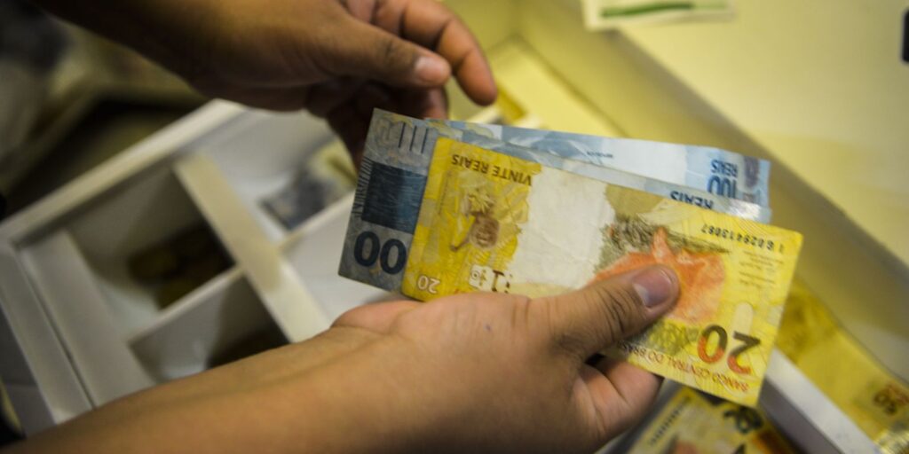 trabalhador-pode-trocar-dividas-mais-caras-por-consignado-para-clt