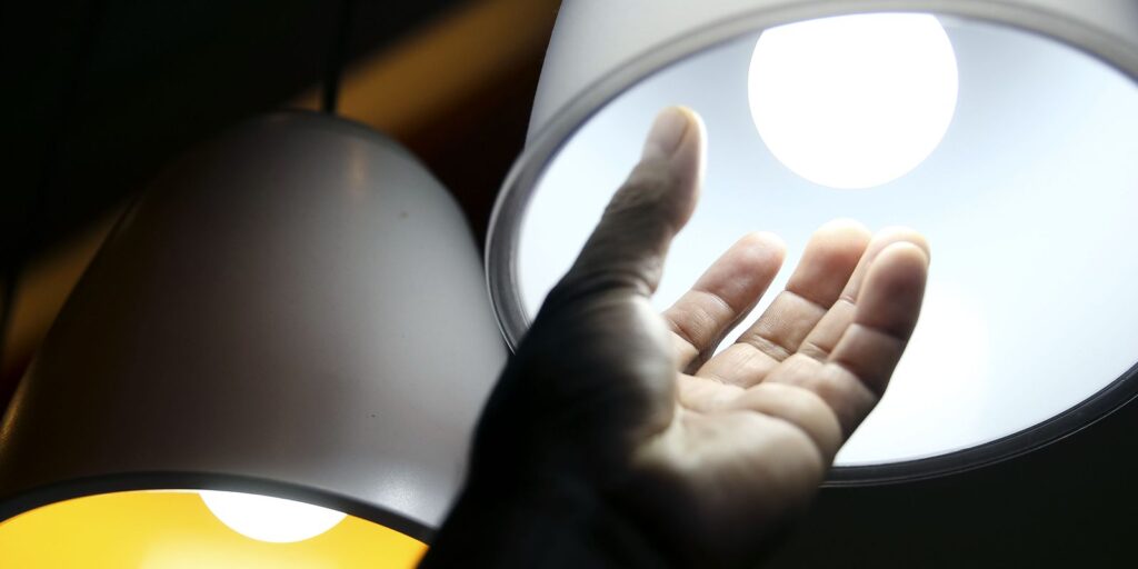 contas-de-luz-permanecem-com-bandeira-tarifaria-vermelha-em-julho 