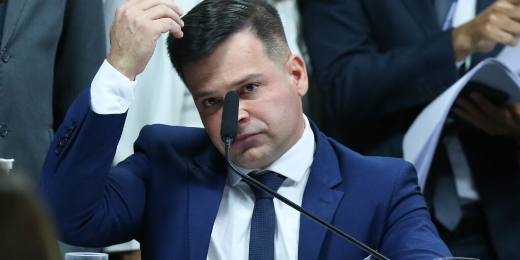 ex-diretor-da-prf-nega-ter-determinado-operacao-para-barrar-eleitores