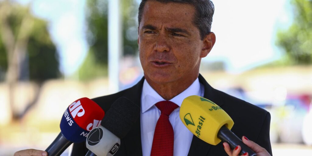 general-diz-que-visitou-acampamento-golpista-como-cidadao