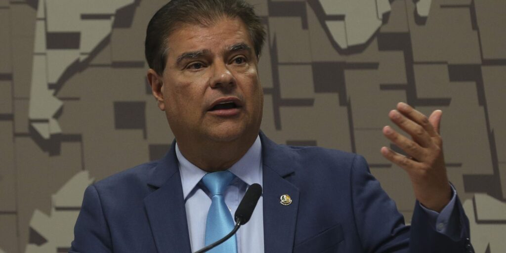 senadores-brasileiros-buscam-dialogo-sobre-tarifas-impostas-por-trump