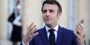 macron-busca-novo-primeiro-ministro-apos-colapso-do-governo