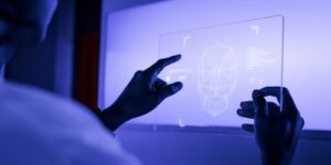 inteligencia-artificial-ameaca-aprendizado-da-escrita,-alerta-autor