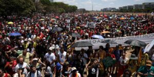 milhares-marcham-no-df-contra-anistia-a-golpistas-e-pec-da-blindagem