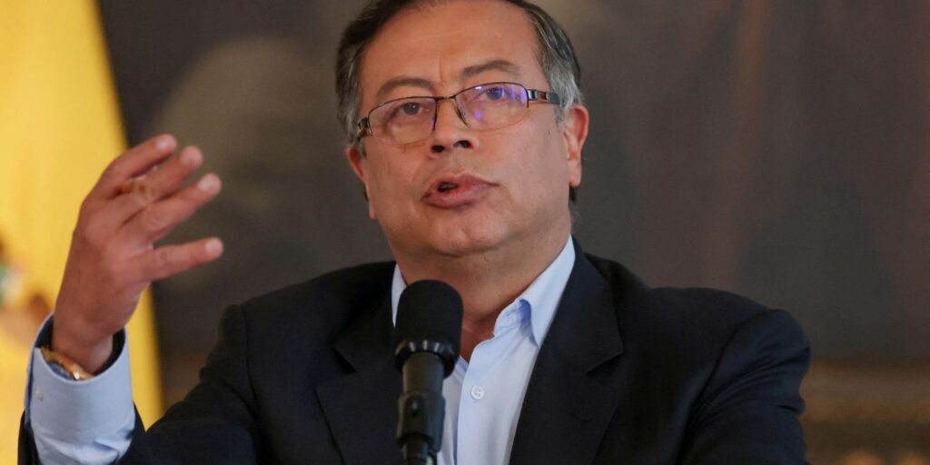 estados-unidos-revogam-visto-do-presidente-da-colombia