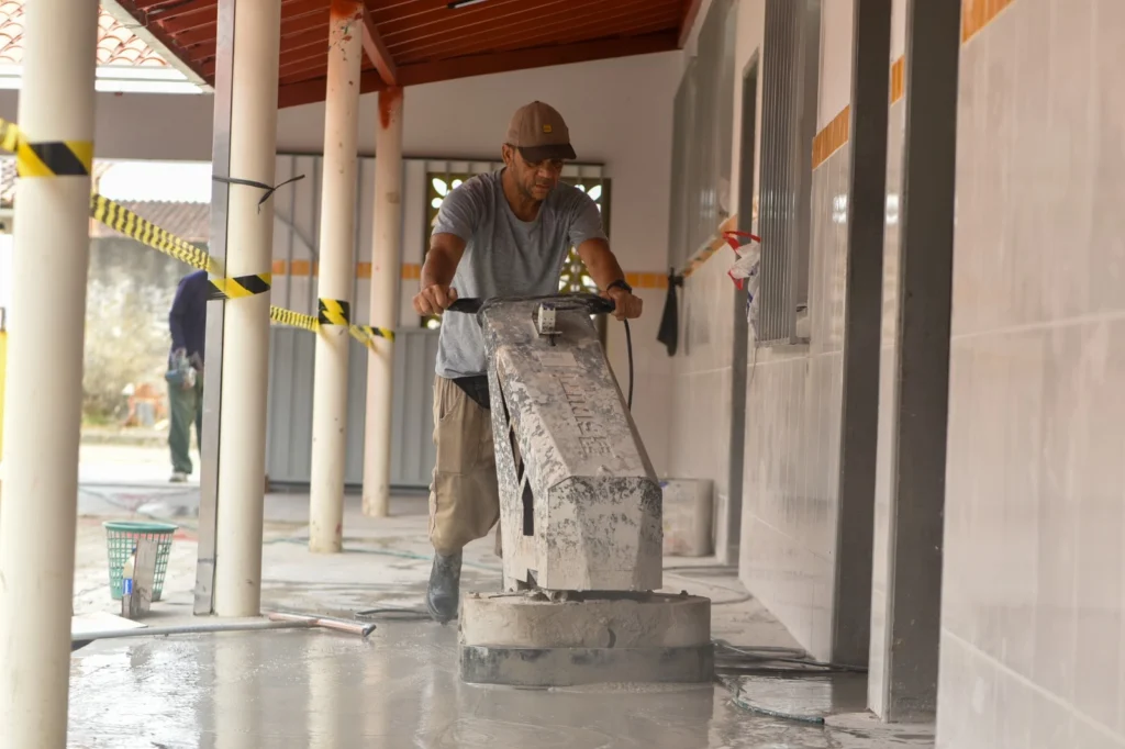 prefeitura-de-cruz-avanca-com-obra-de-reforma-da-escola-tadeu-da-franca