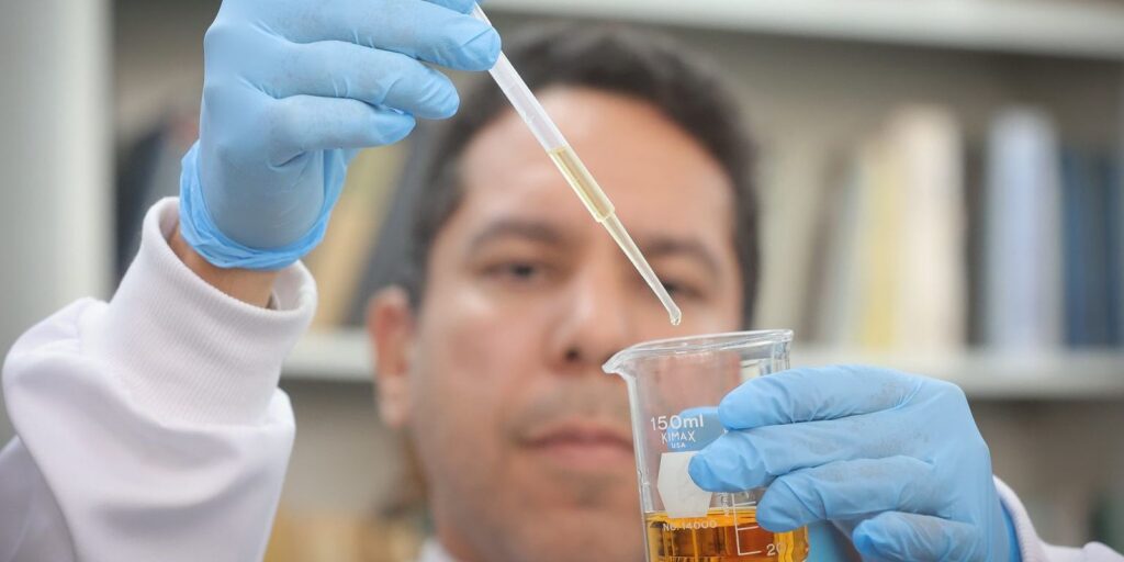 pais-tem-58-casos-de-intoxicacao-por-metanol;-mortes-chegam-a-15