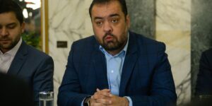 castro-quer-transferir-10-detentos-do-rio-para-presidios-federais