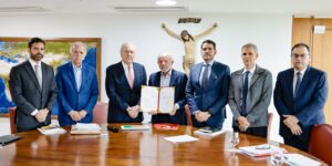 lula-assina-projeto-de-lei-antifaccao-e-envia-ao-congresso