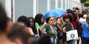 enem-2025:-candidatos-fazem-provas-do-segundo-dia-ate-18h30