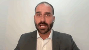 eduardo-defende-fuga-como-alternativa-a-“perseguicao-politica”